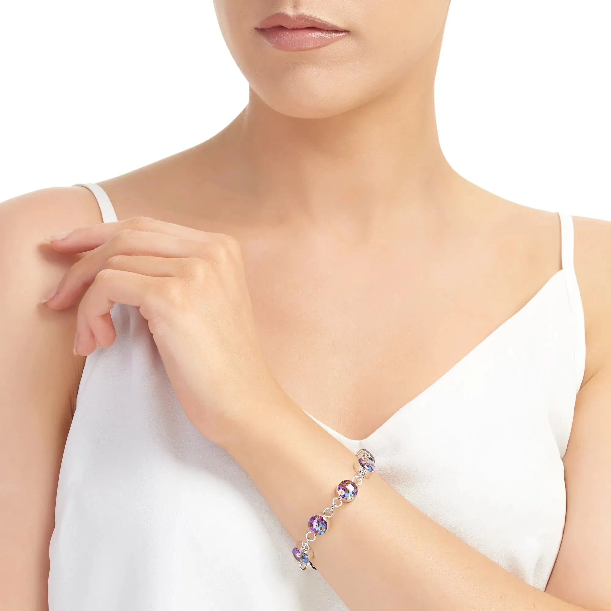 असली फूलों के साथ स्टर्लिंग सिल्वर कंगन | श्रीकिंग वायलेट® द्वारा मल्टी-फ्लावर चार्म ब्रेसलेट